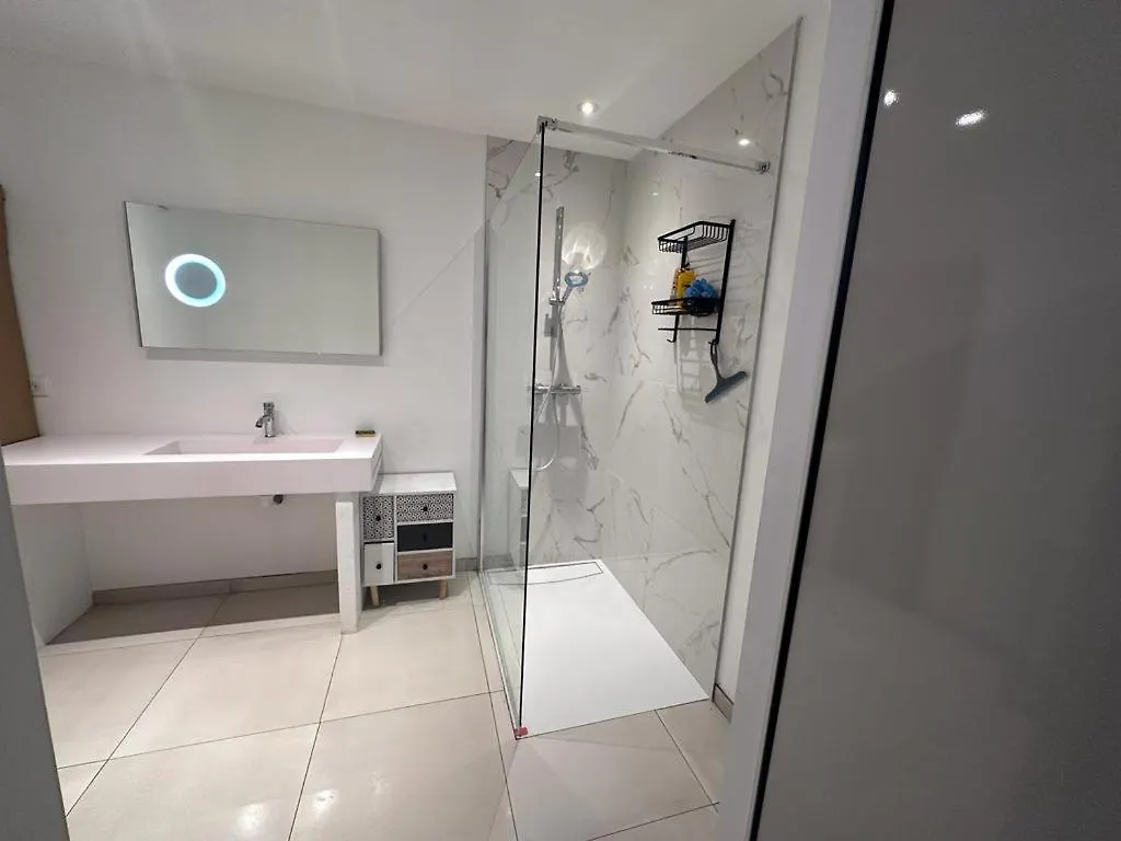 Holiday home Magnifique Bas De Villa Entierement Independant Cannes