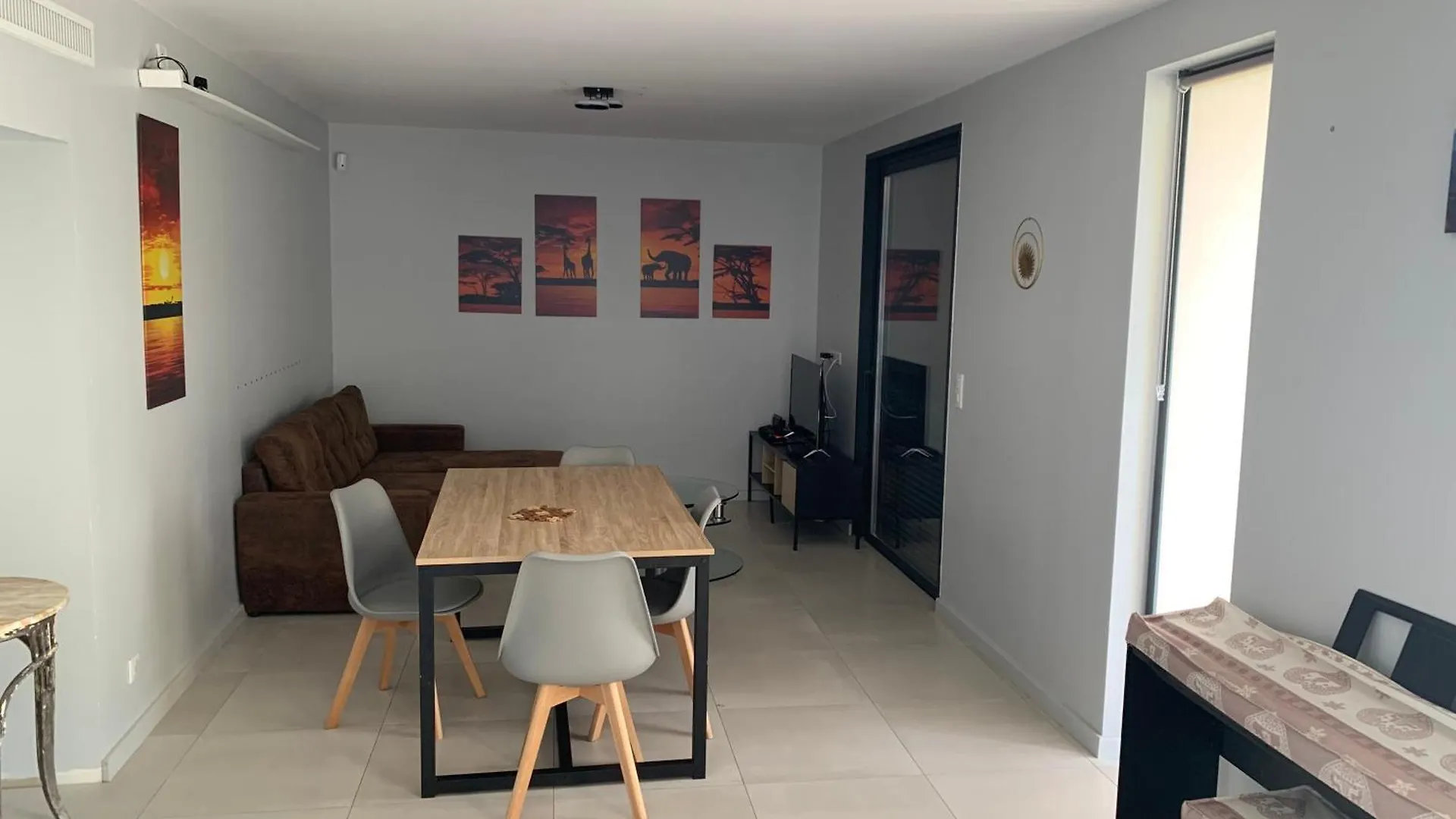 Magnifique Bas De Villa Entierement Independant Cannes France